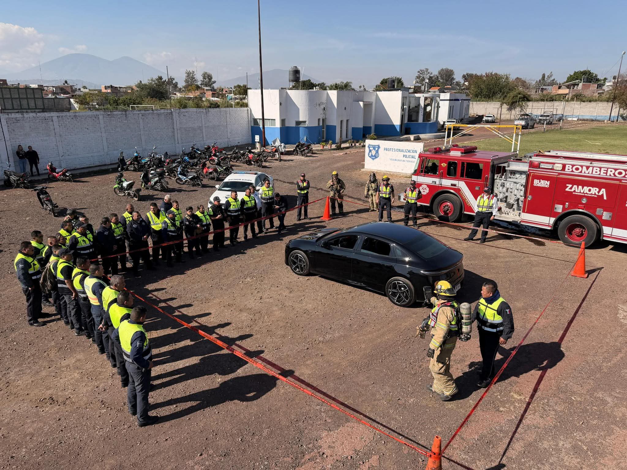 Tránsito y Protección Civil se capacitan en atención a incidentes con autos híbridos y eléctricos