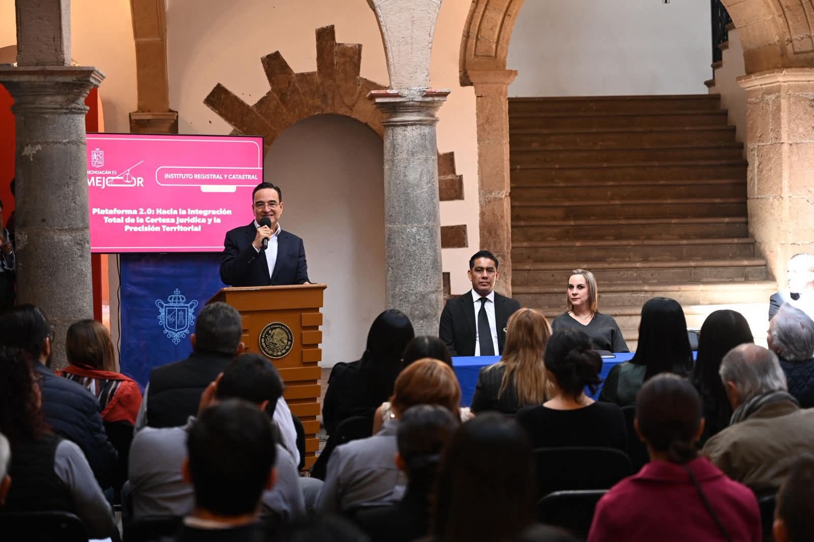 Capacitan a notarios de Zamora y la región en el uso de la Plataforma 2.0