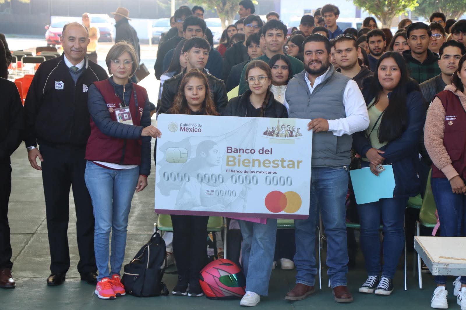 Inicia entrega de tarjetas de la Beca Gertrudis Bocanegra en el Tecnológico de Zamora