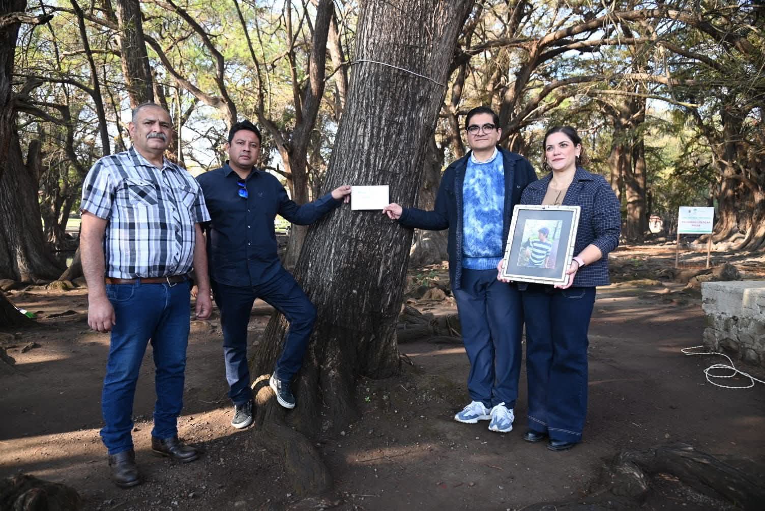 Inaugura Arturo Hernández la séptima edición de la Expo Orquídea en el Lago de Camécuaro.