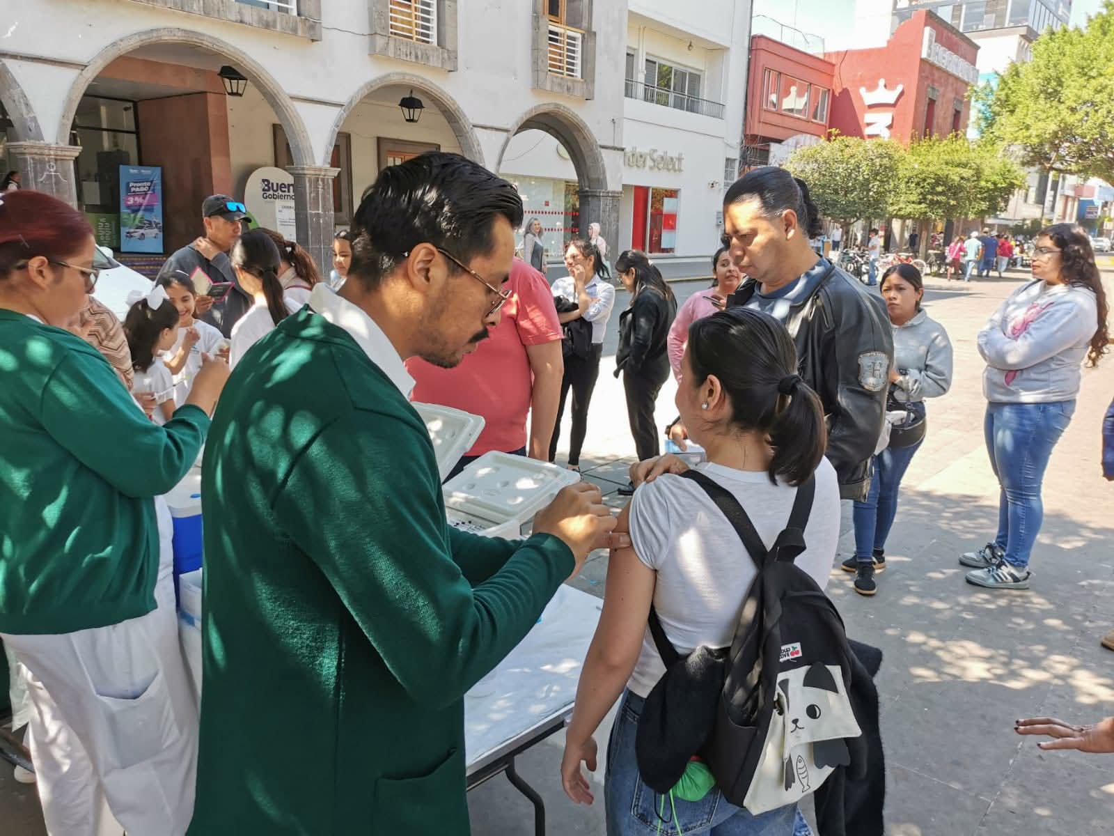 Continúan vigentes los módulos de vacunación fijos y semifijos
