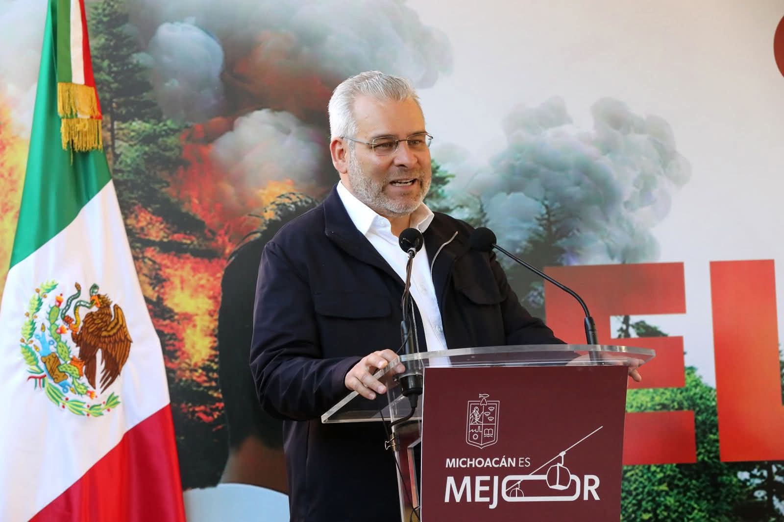 Este año, 102 brigadas combatirán incendios forestales respaldados con helicópteros: Bedolla