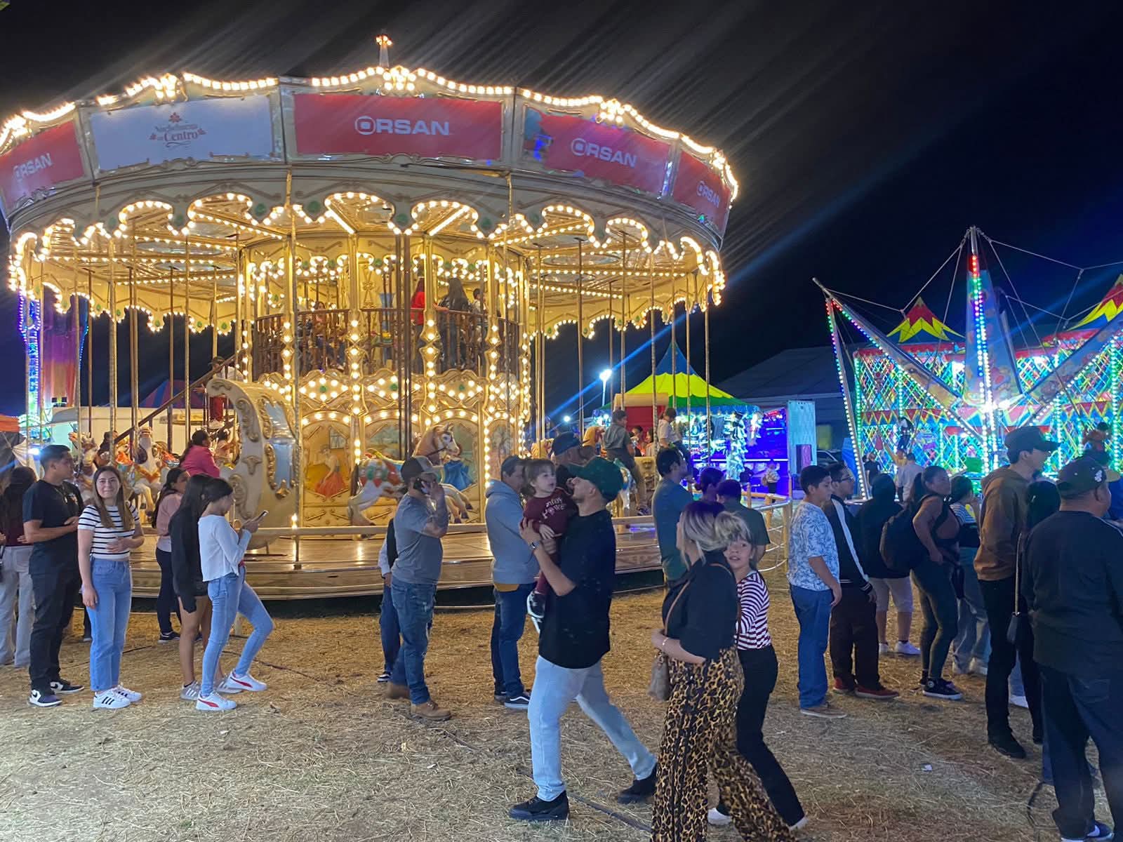 Feria de la Fresa gran atractivo con su cartelera de bailes
