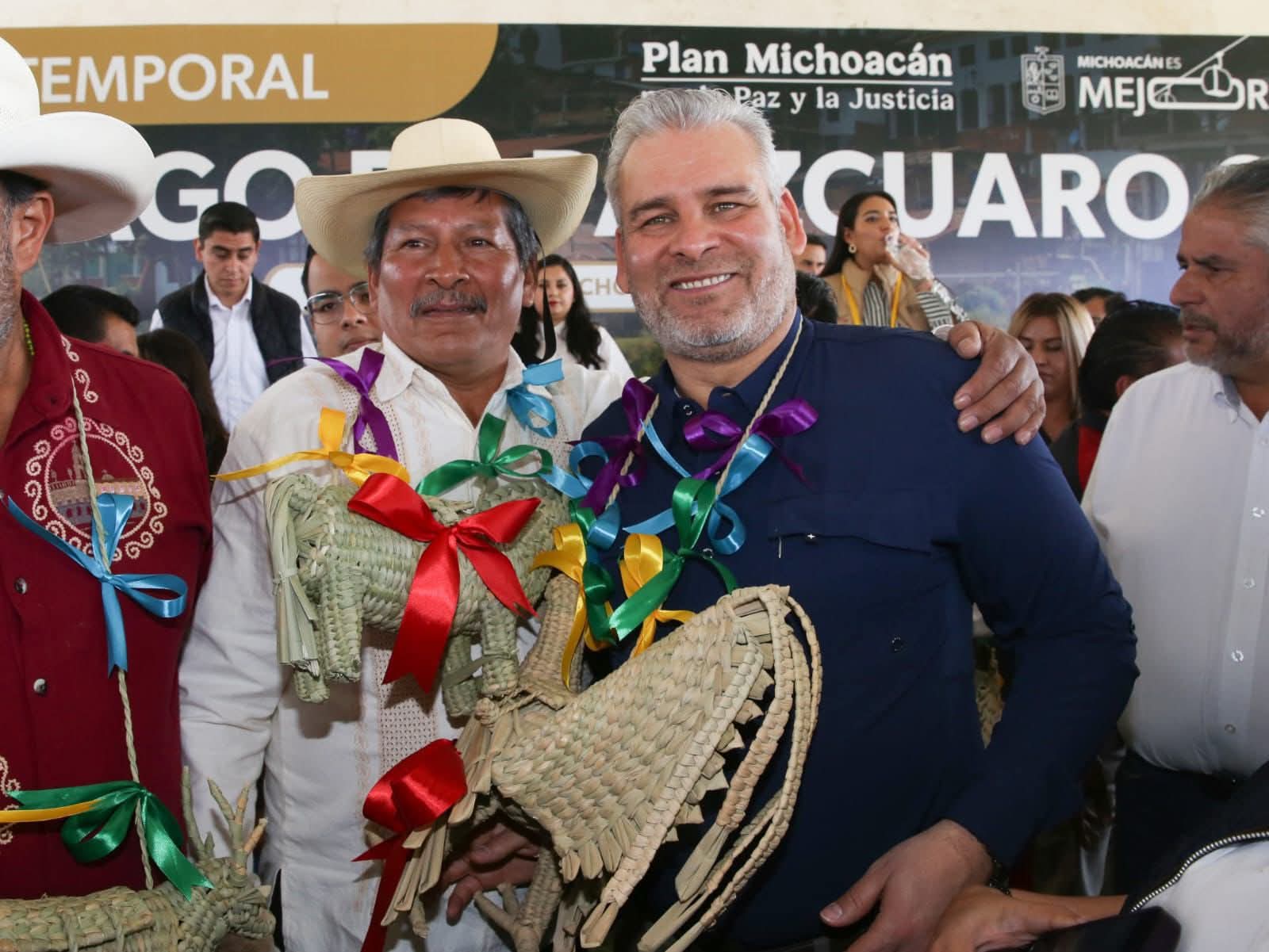 Arranca Bedolla programa de mil empleos temporales para el rescate del lago de Pátzcuaro