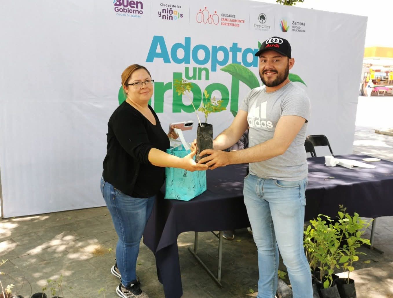 Promueven adopción de árboles para fortalecer el programa “Zamora Respira