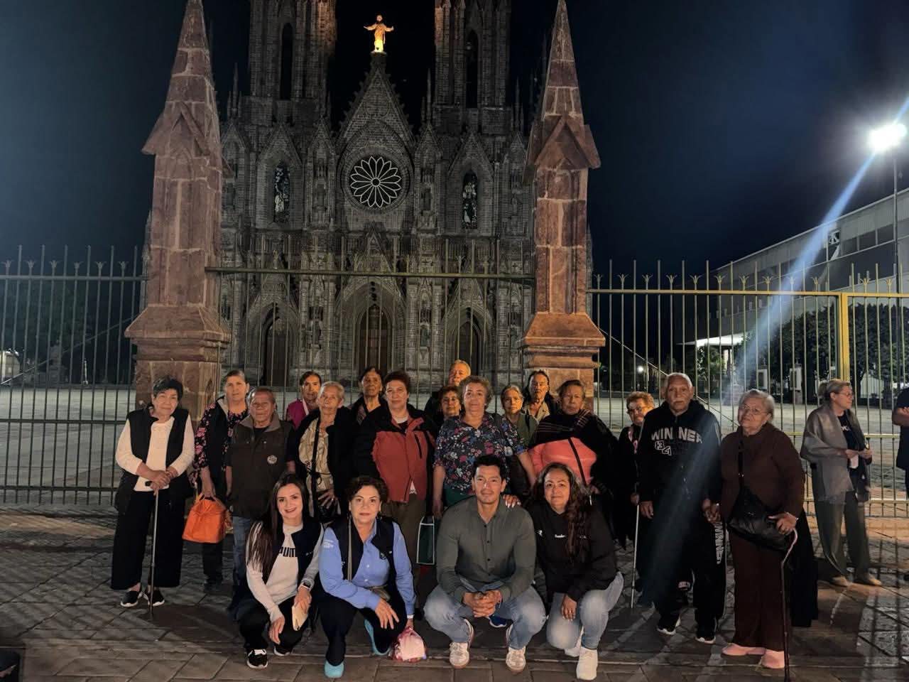 Adultos mayores de Zamora obtienen visa para reencontrarse con sus familias en Estados Unidos