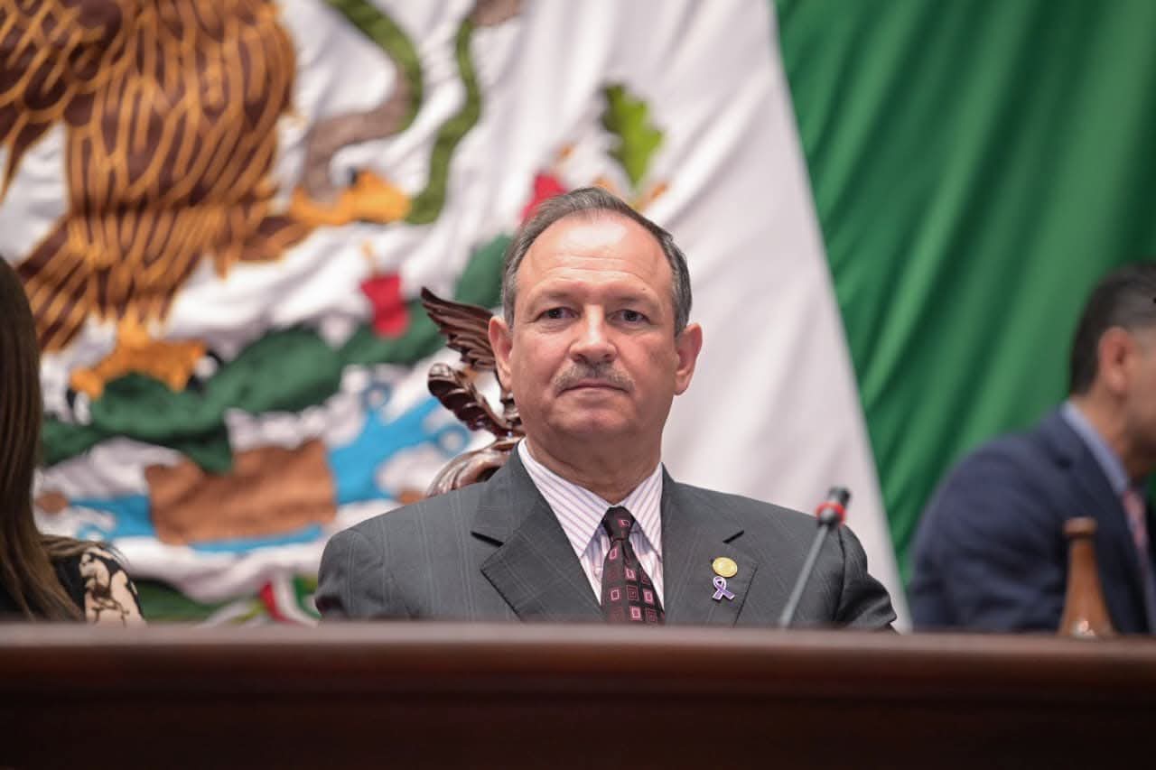 Congreso aprueba reforma a la Ley de Educación, presentada por David Martínez, para incluir educación financiera en planes de estudios