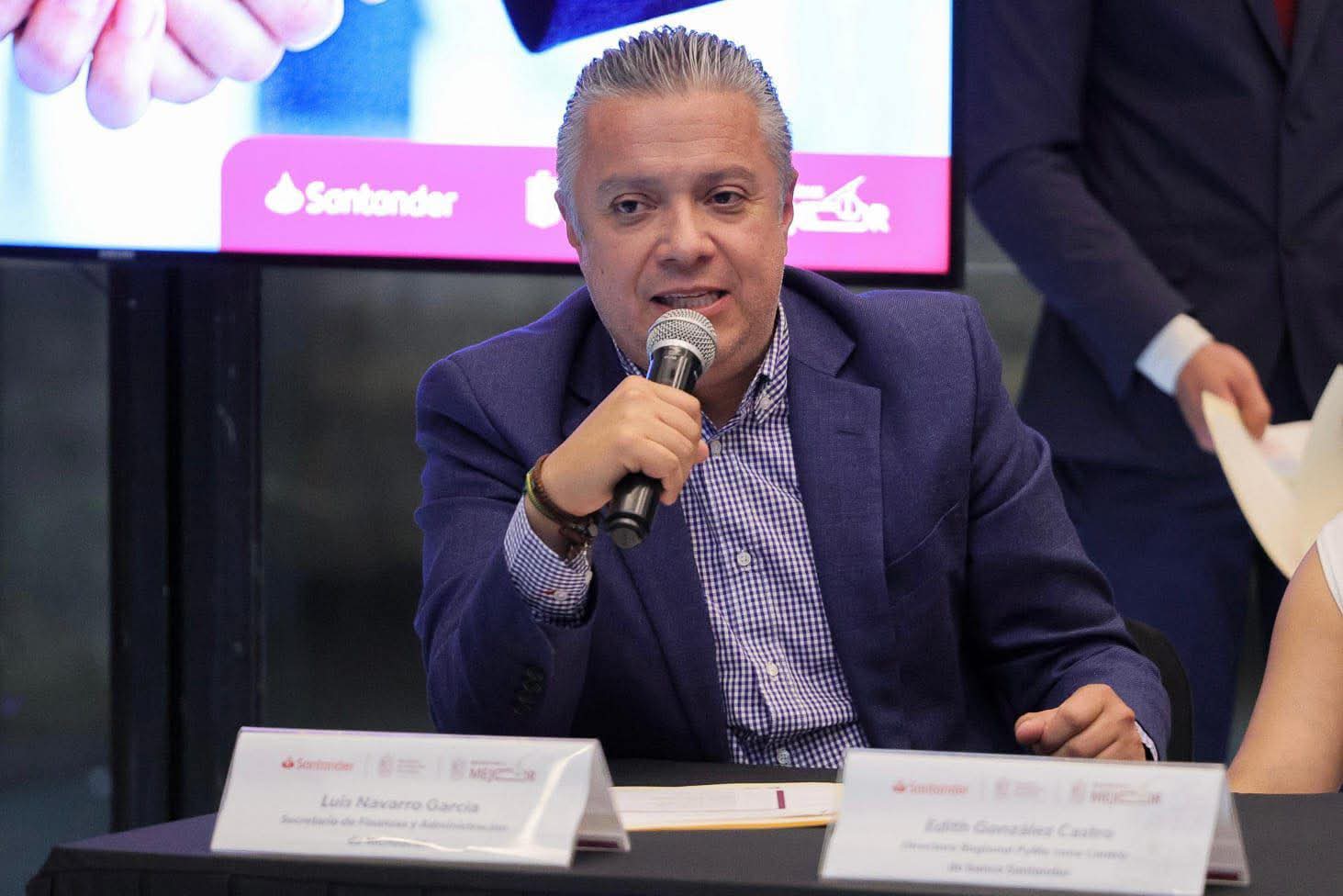 Casi 830 mil trámites de pago de refrendo vehicular acumulados hasta el momento: Luis Navarro