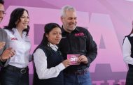 Se suman otros 4 mil estudiantes a D4TA, datos gratis; Bedolla invita a no quedarse fuera del programa