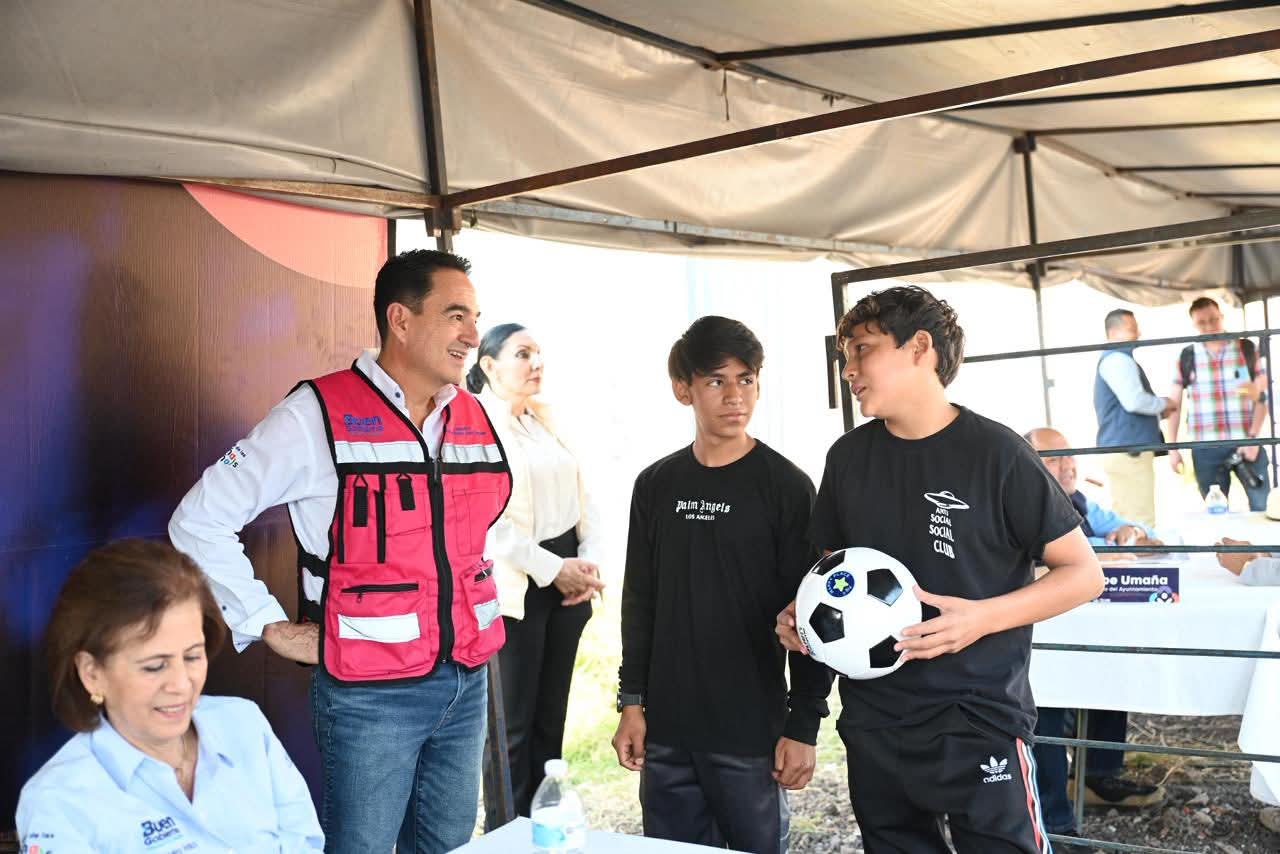 Carlos Soto fortalece cercanía con la ciudadanía en la colonia Valencia