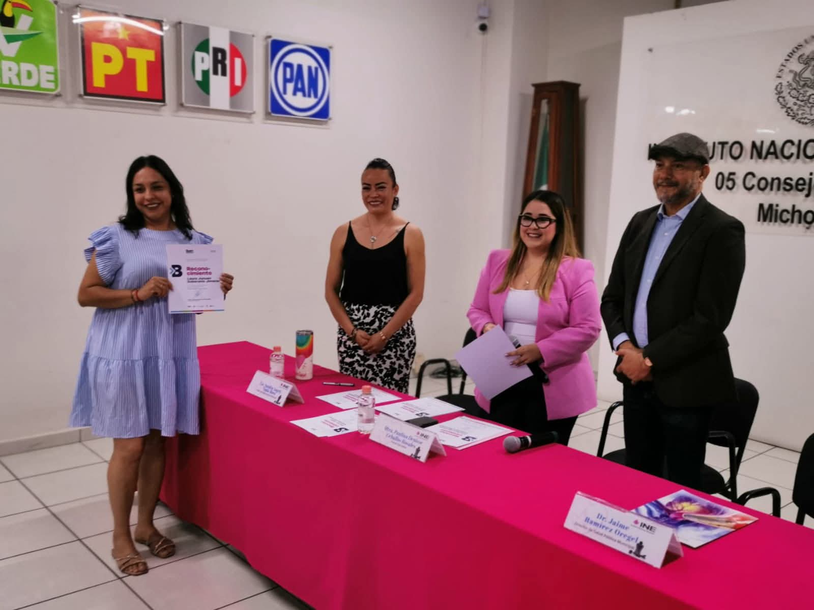 Reconocieron a personal del INE por capacitación en RCP y uso de desfibriladores