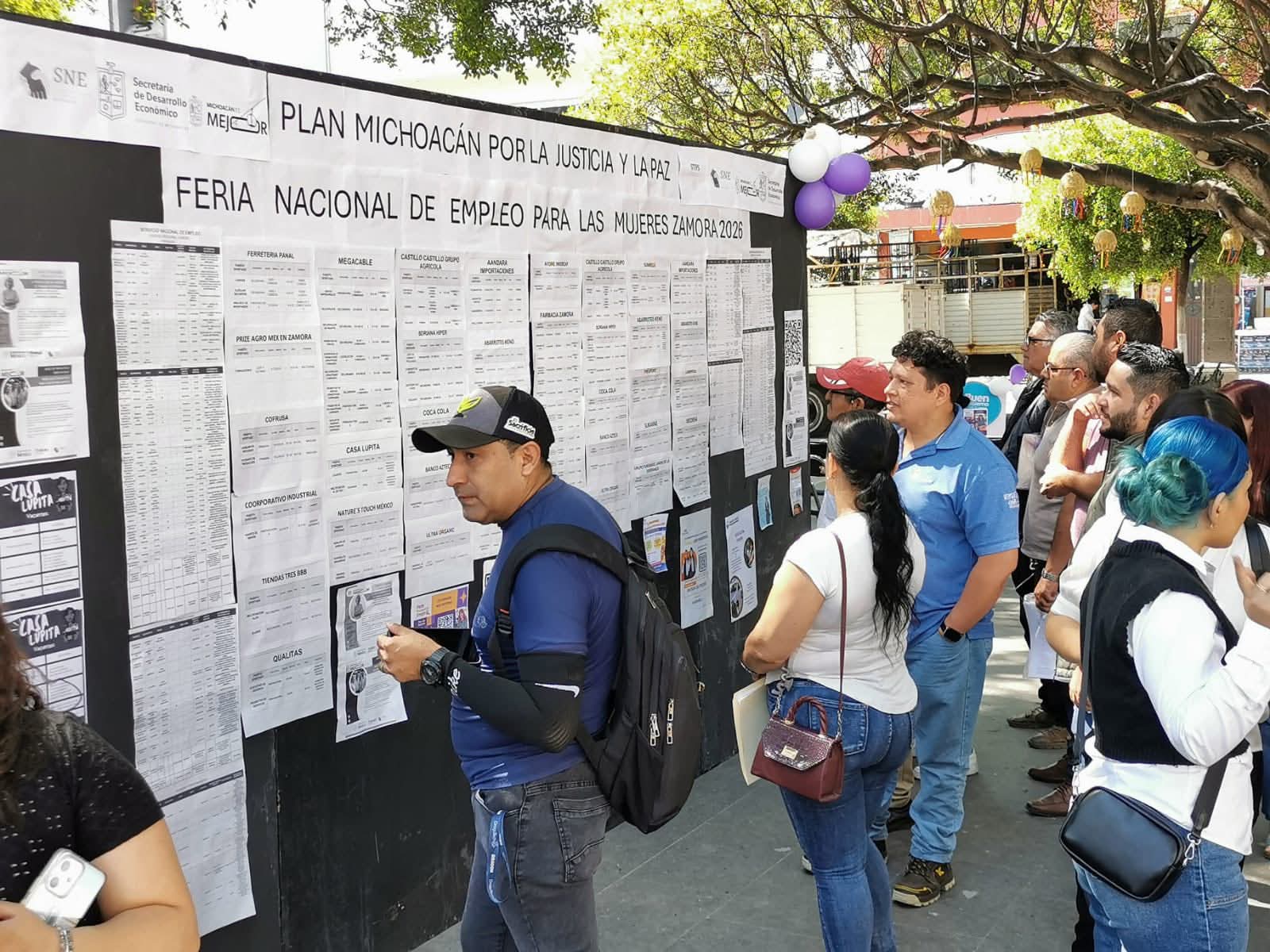 Ofertan más de 300 vacantes en la Feria Nacional del Empleo para la Mujer 2026