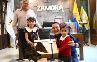 Entrega Carlos Soto equipo de cómputo a jardín de niños de Chaparaco