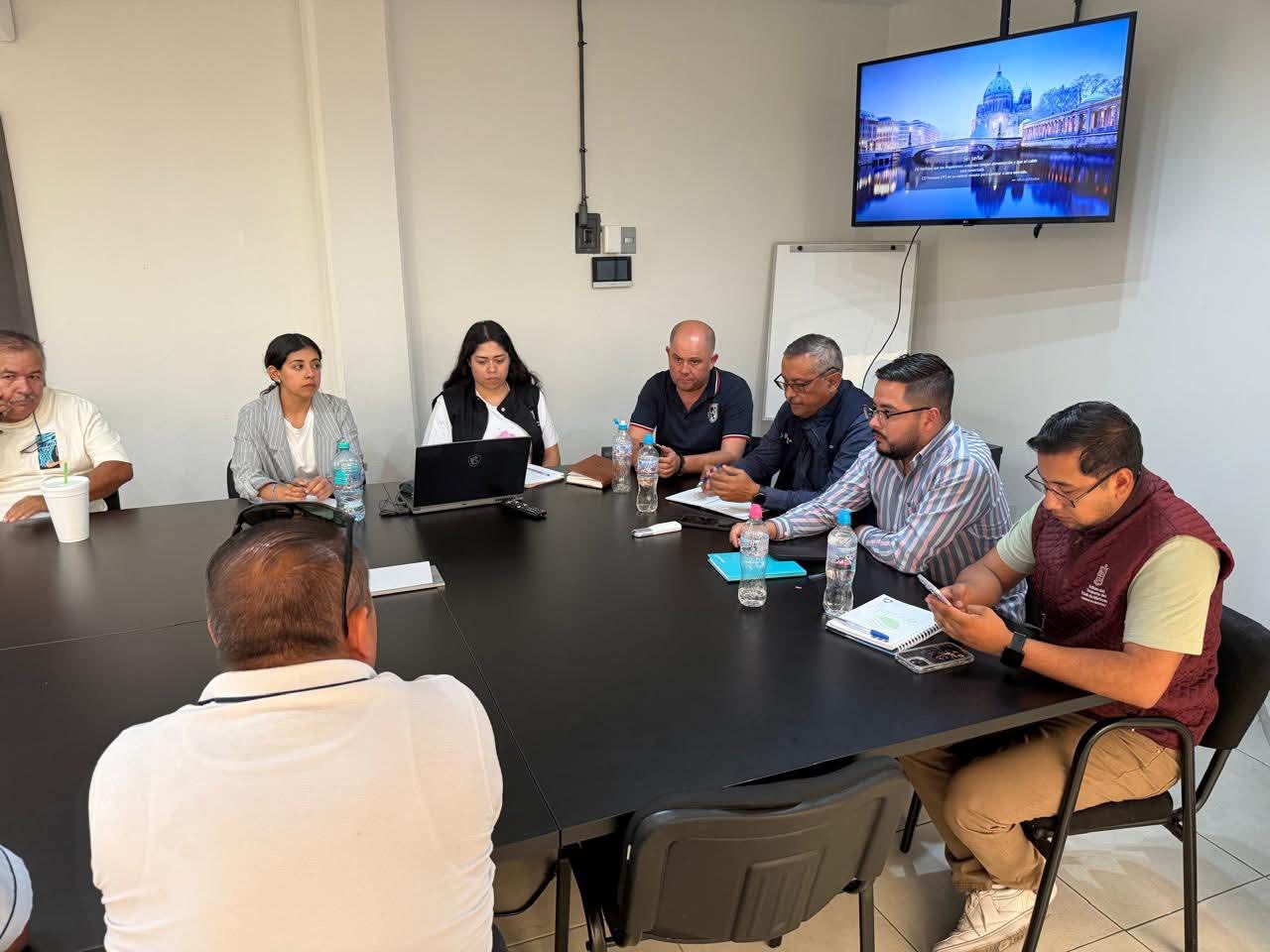 Fortalecen coordinación con concesionarios para implementar Zona de Transferencia de Taxi Foráneo en Zamora