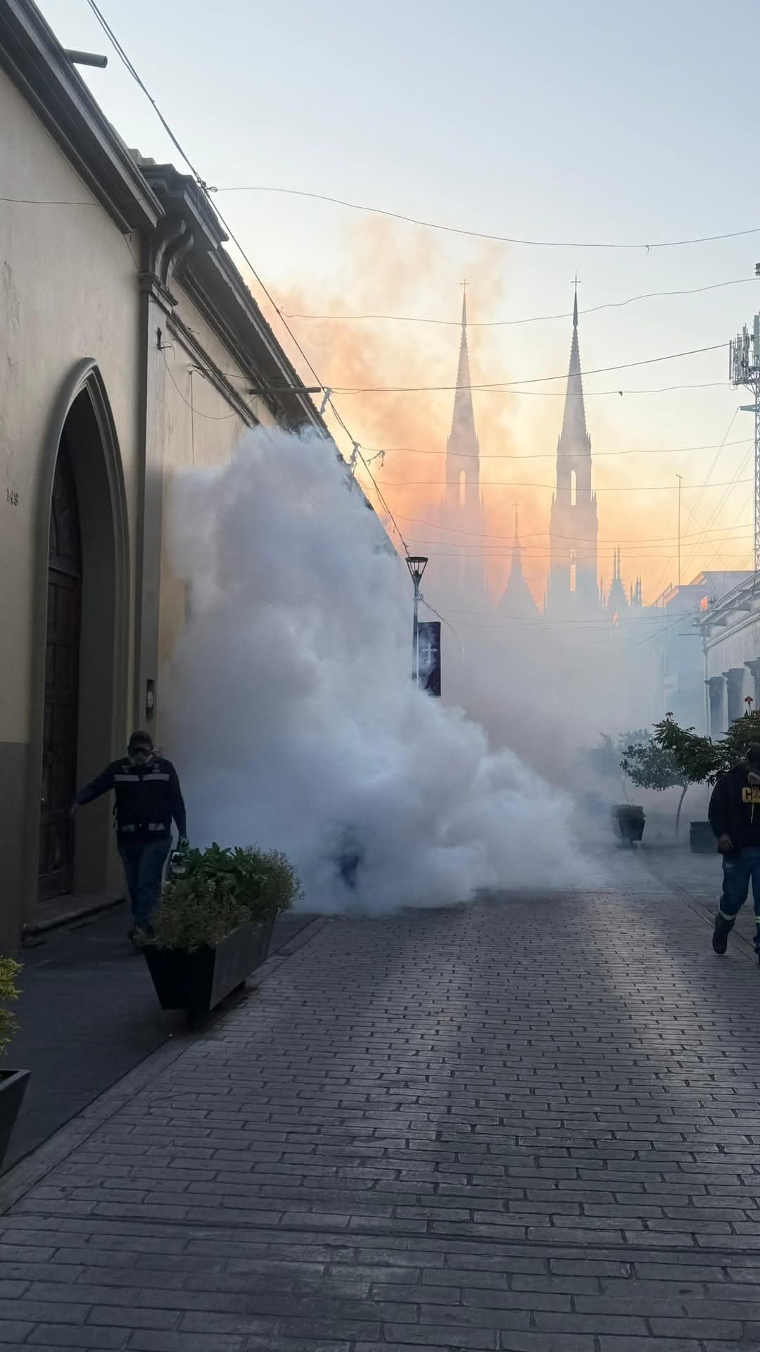 Realizan nebulizaciones en templos de Zamora para prevenir el dengue