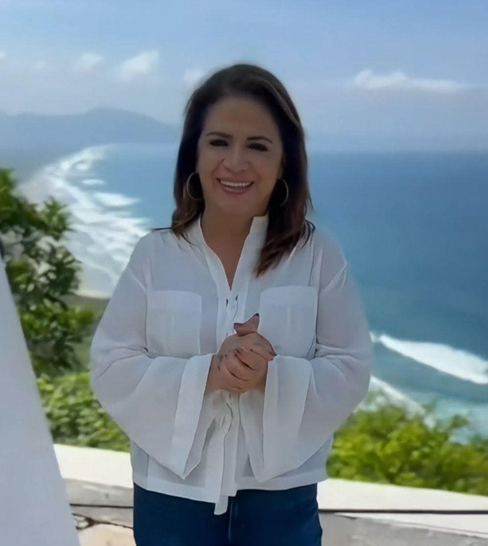 Invita Fabiola Alanís a disfrutar la costa michoacana: playas limpias, gastronomía única y calidez que se vive en familia