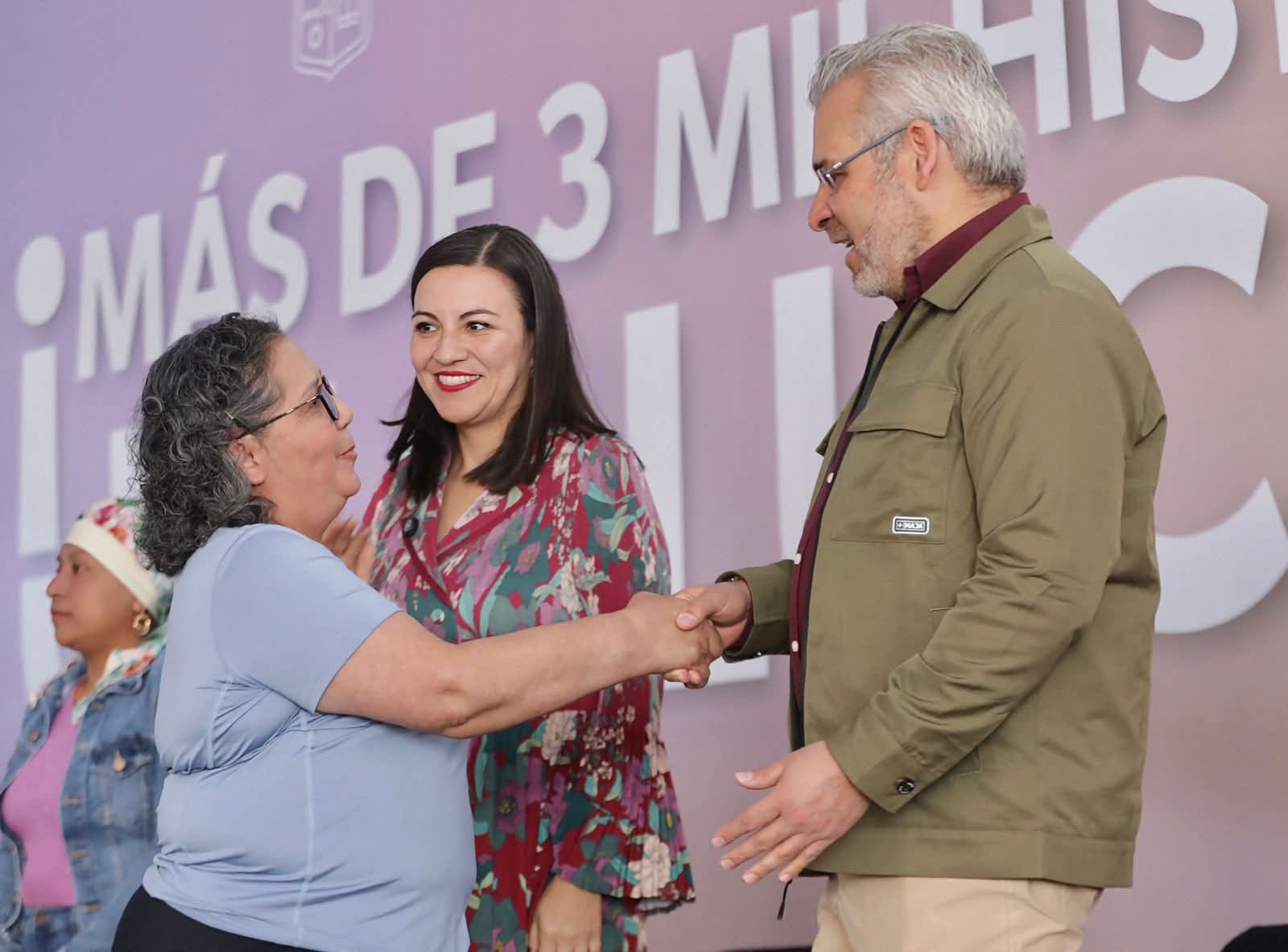 Michoacán elimina lista de espera para tratamientos contra el cáncer con nuevo equipamiento médico: Bedolla