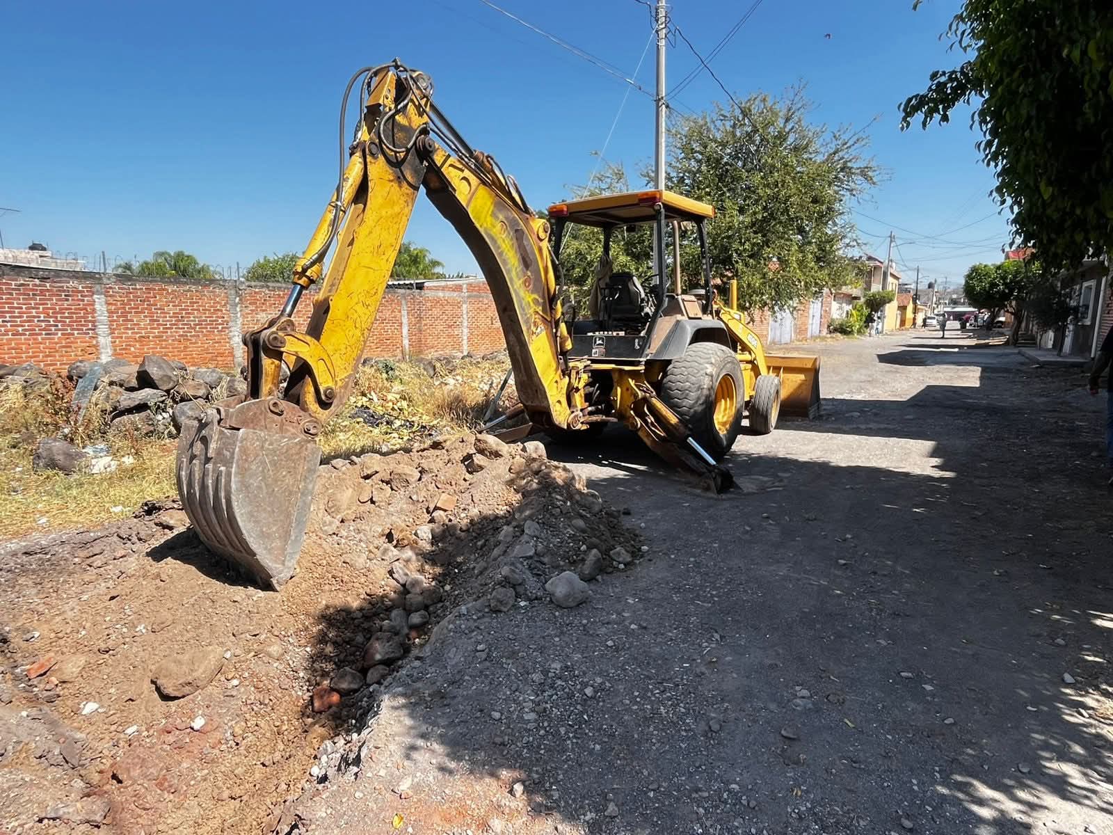 Carlos Soto impulsa pavimentación y mejora urbana en Chaparaco