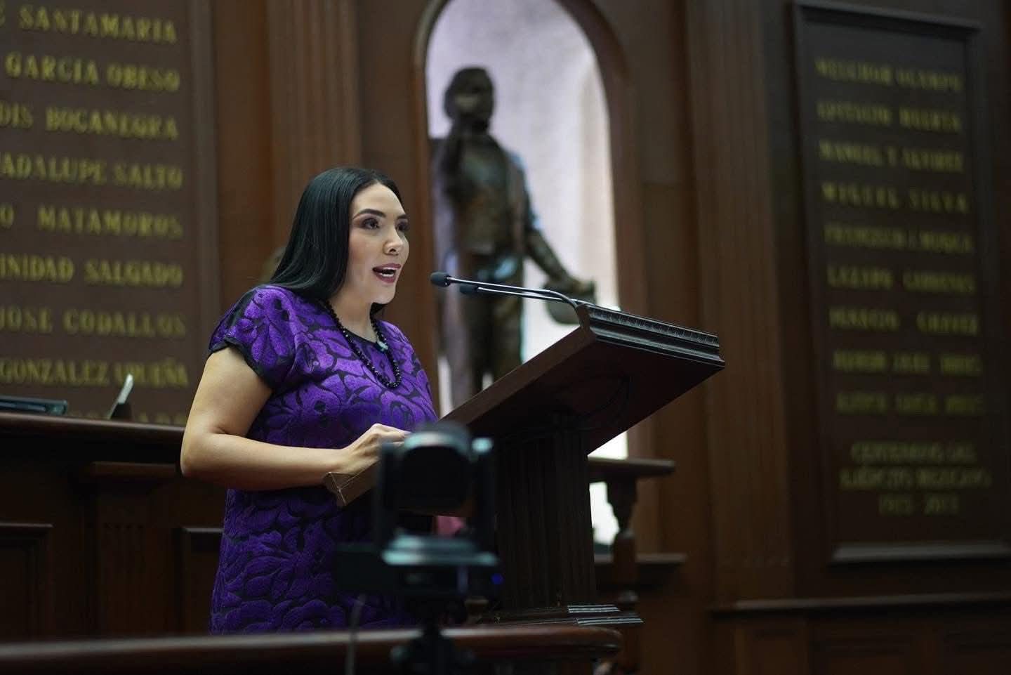 Propone Adriana Campos Huirache garantizar atención integral a mujeres en climaterio y menopausia