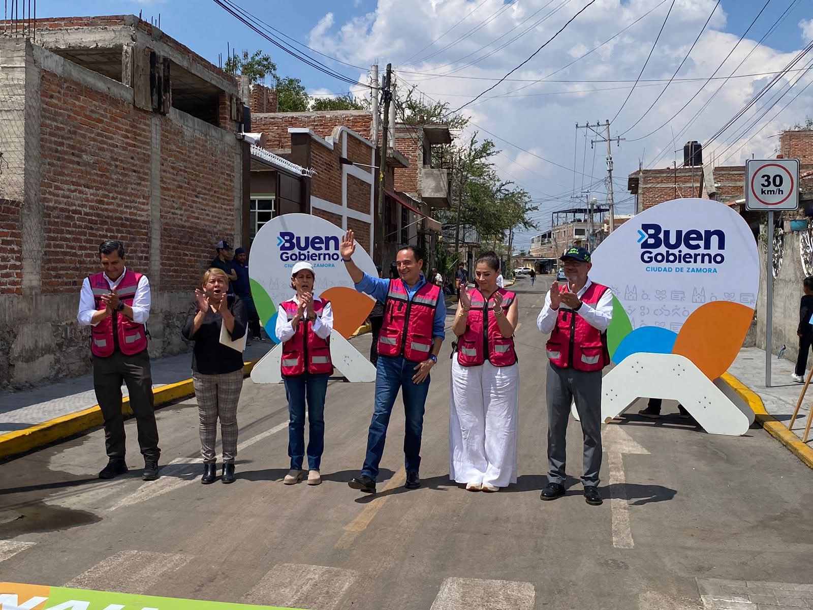 Inauguran calle Gardenia en el Cerrito de Ortiz