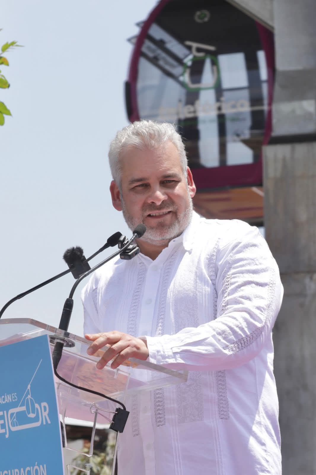 El teleférico de Uruapan, un modelo de transporte inclusivo y gratuito para personas con discapacidad: Bedolla