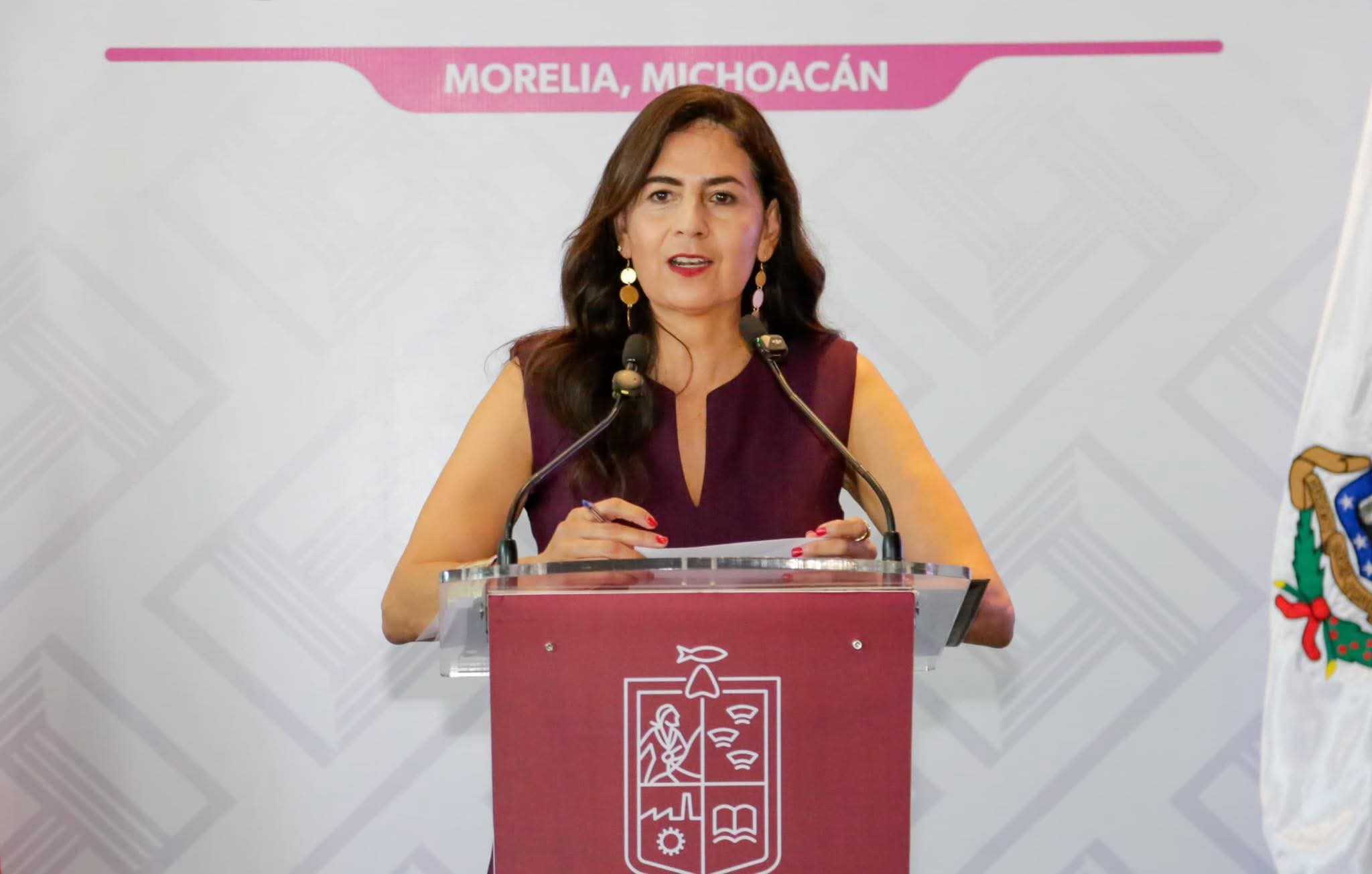 Hacemos un llamado a cuidar el consumo digital de las y los alumnos: Gabriela Molina
