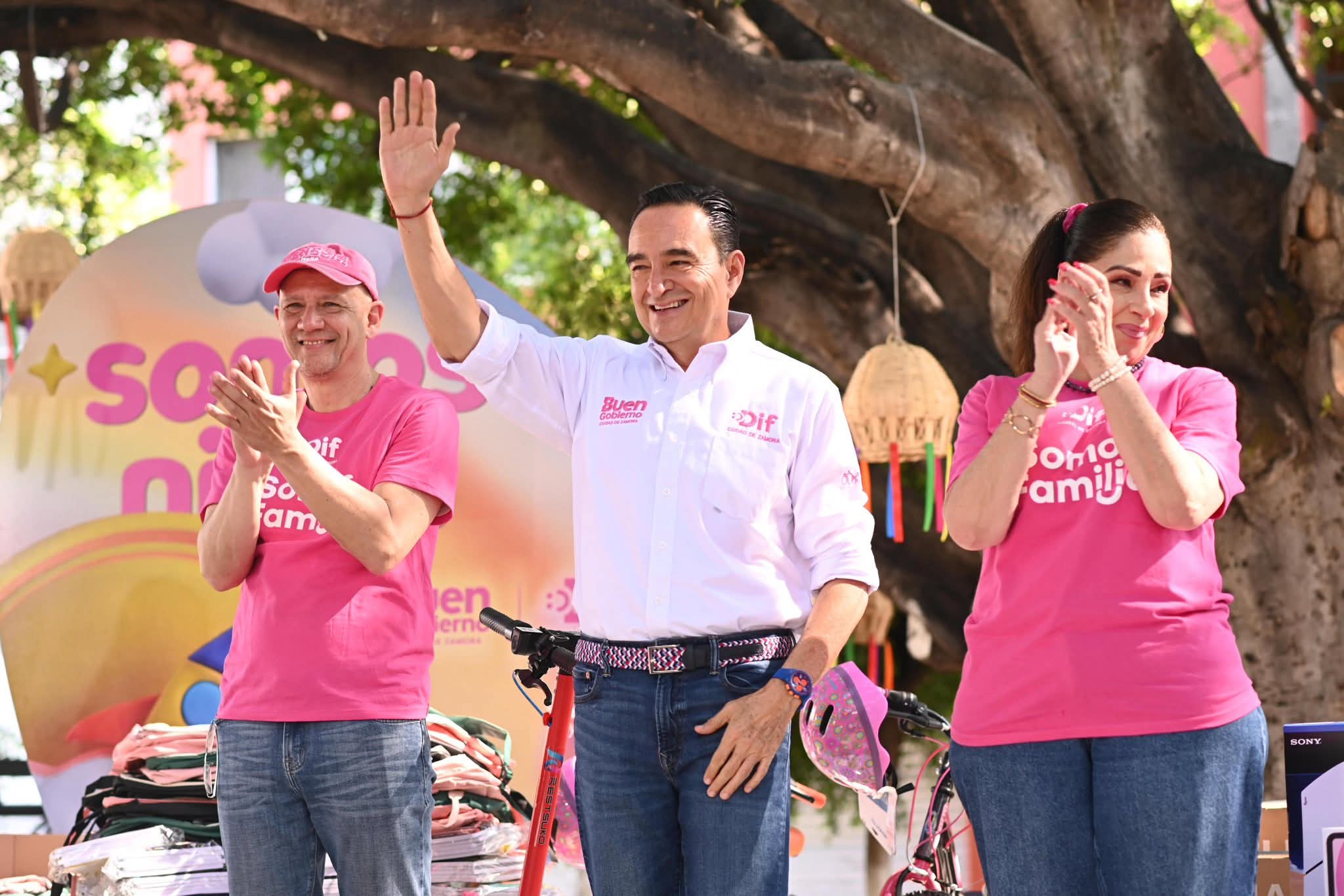 Histórico Día del niño, miles acuden al festejo junto a Carlos Soto