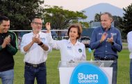 Buen Gobierno inauguró alumbrado en campo empastado de la Unidad Deportiva Poniente