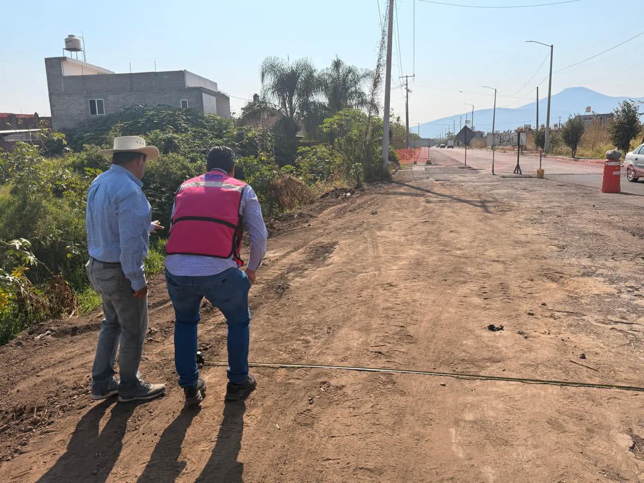 Avanza rehabilitación de pavimentación en avenida Luis Hernández en Zamora