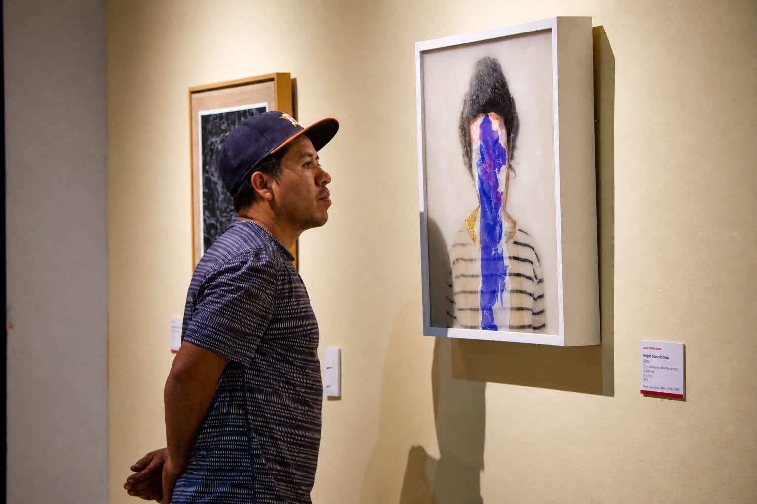 Secum inaugura exposición histórica de la Bienal Alfredo Zalce en Cherán
