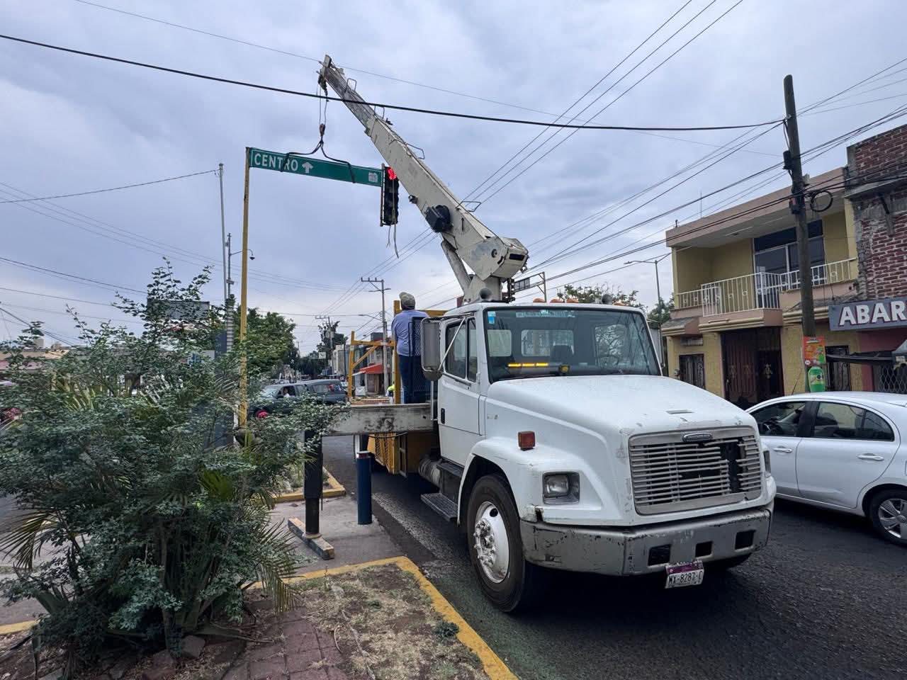 Fue reparado el semáforo del cruce de la avenida 20 de Noviembre y Ferrocarril