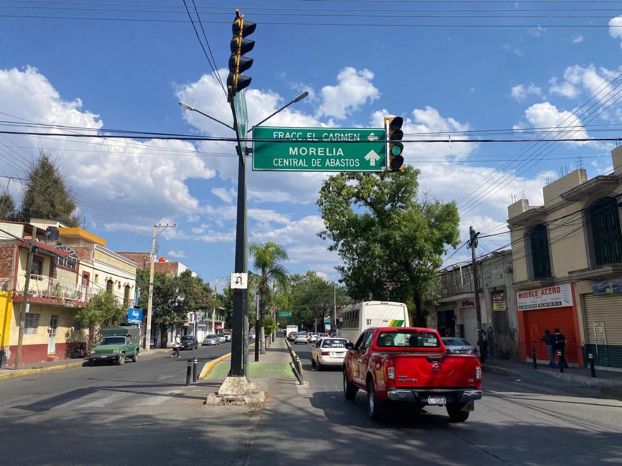 Darán inicio trabajos de sustitución de semáforos en Avenida Juárez