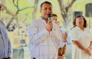 Reconoce Enoc Tamayo labor de maestras y maestros de Ixtlán en su día