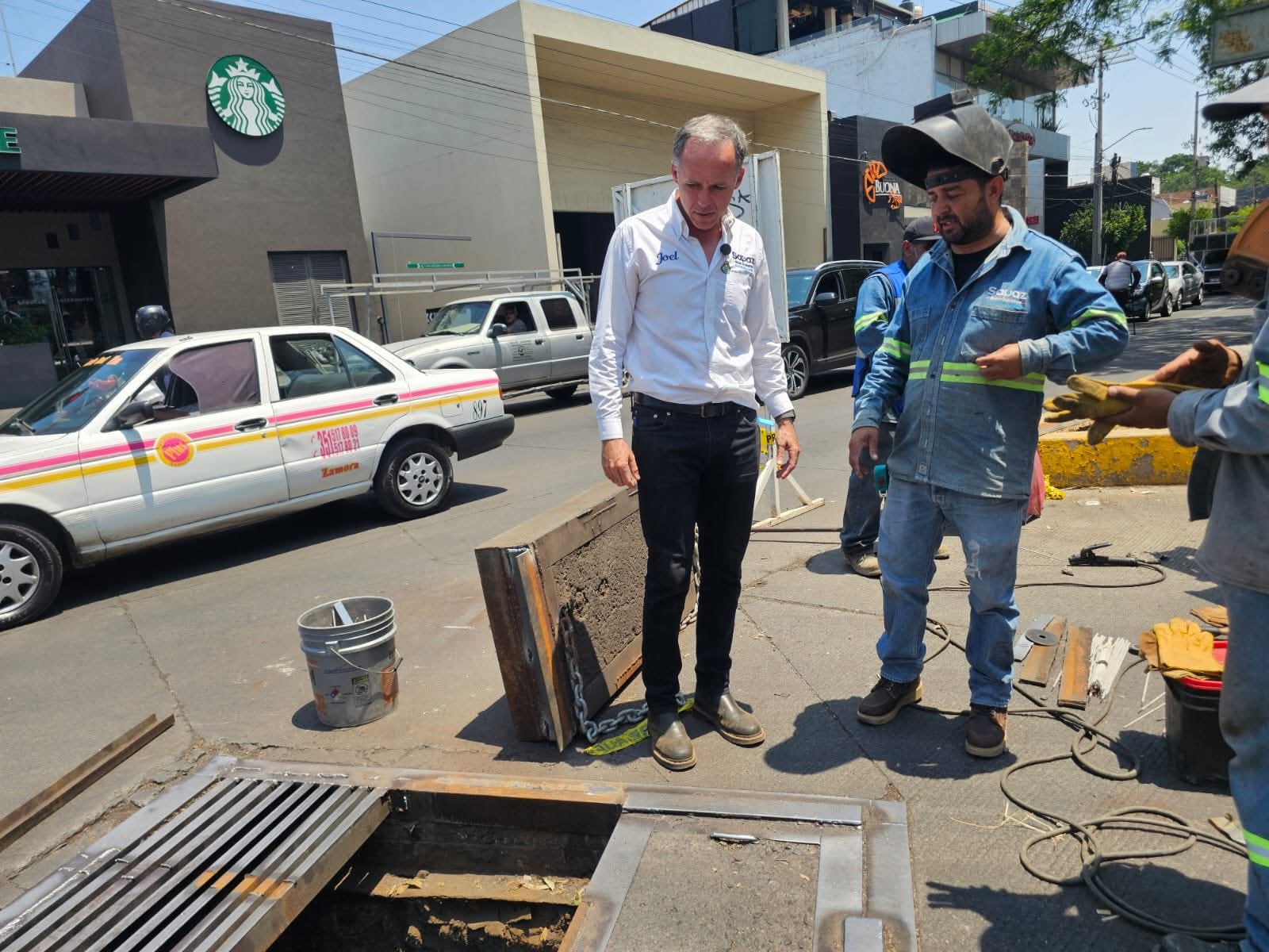 Sapaz realiza reparación preventiva en Madero y Virrey de Mendoza para evitar riesgos