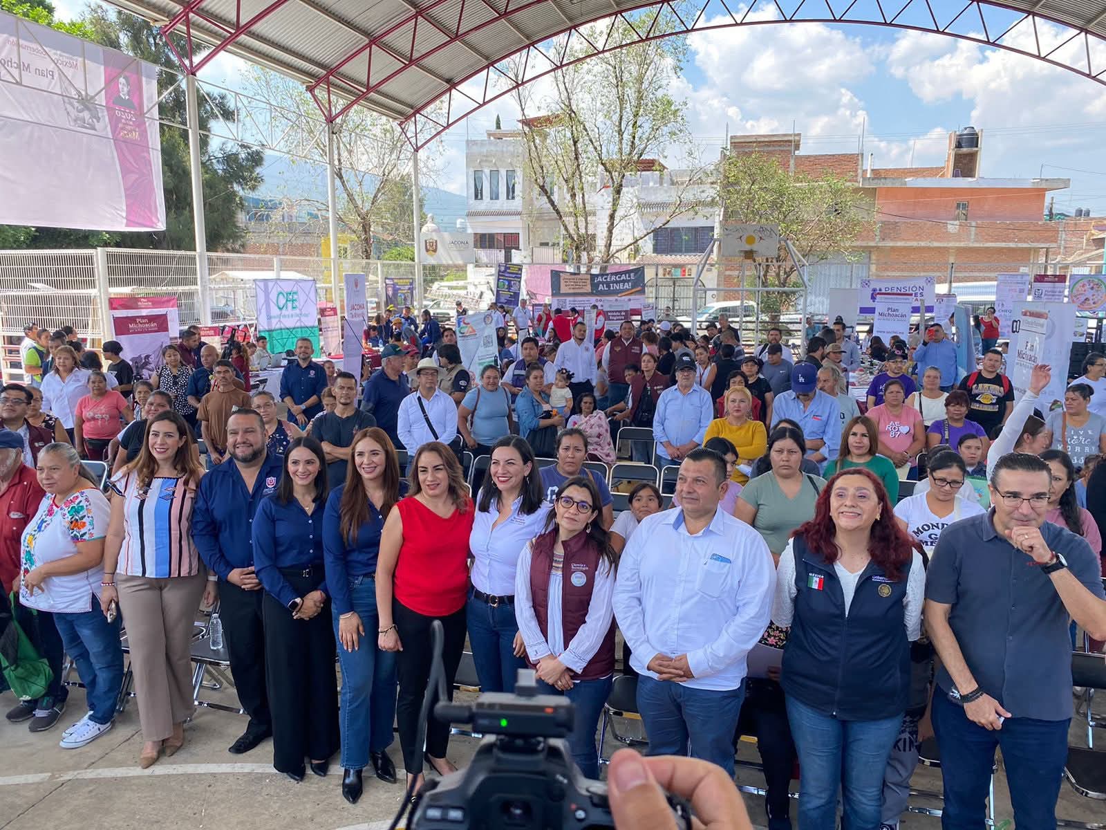 Realizan Feria del Bienestar y acercan servicios a jaconenses