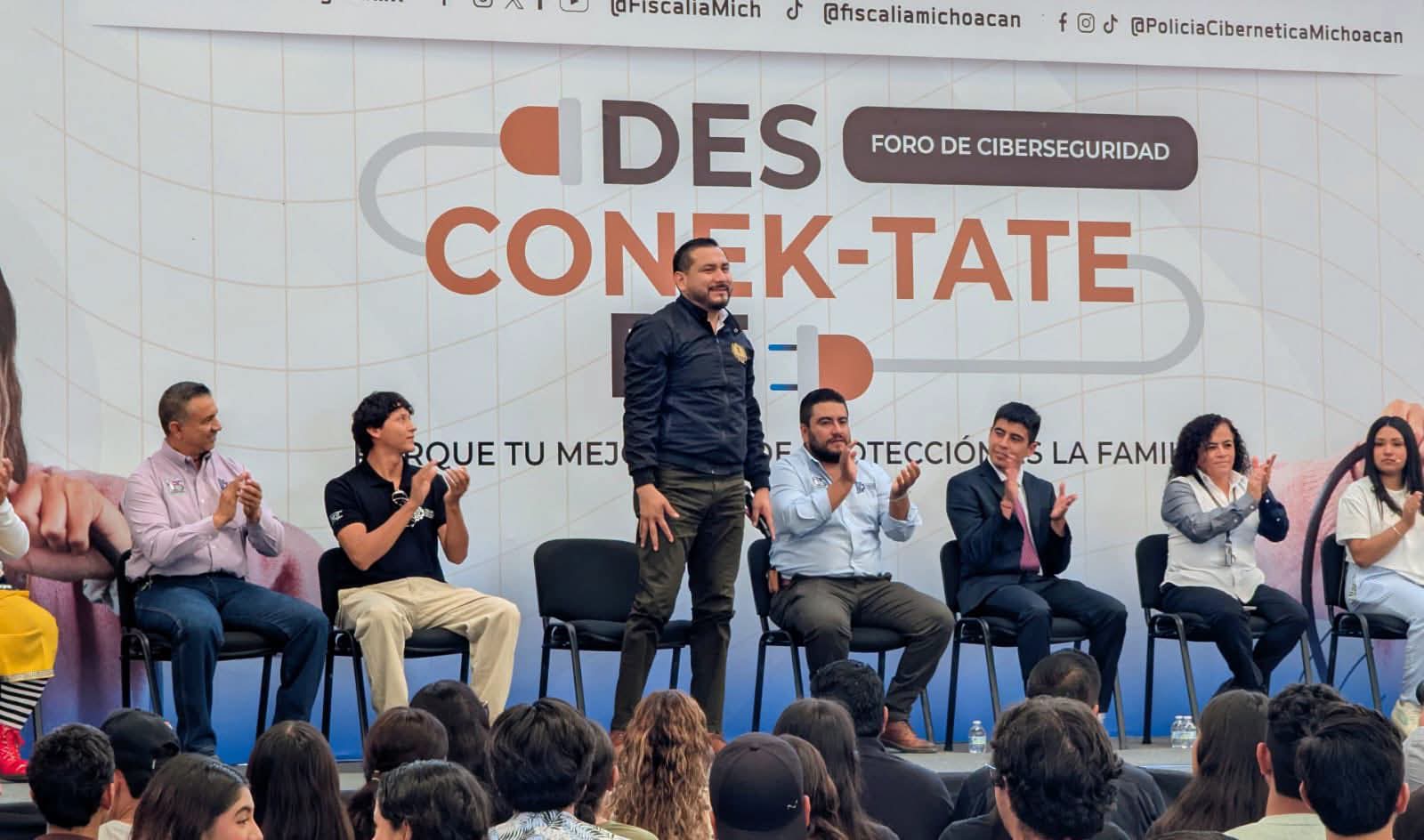 Buscan alertar a jóvenes sobre uso responsable de redes sociales