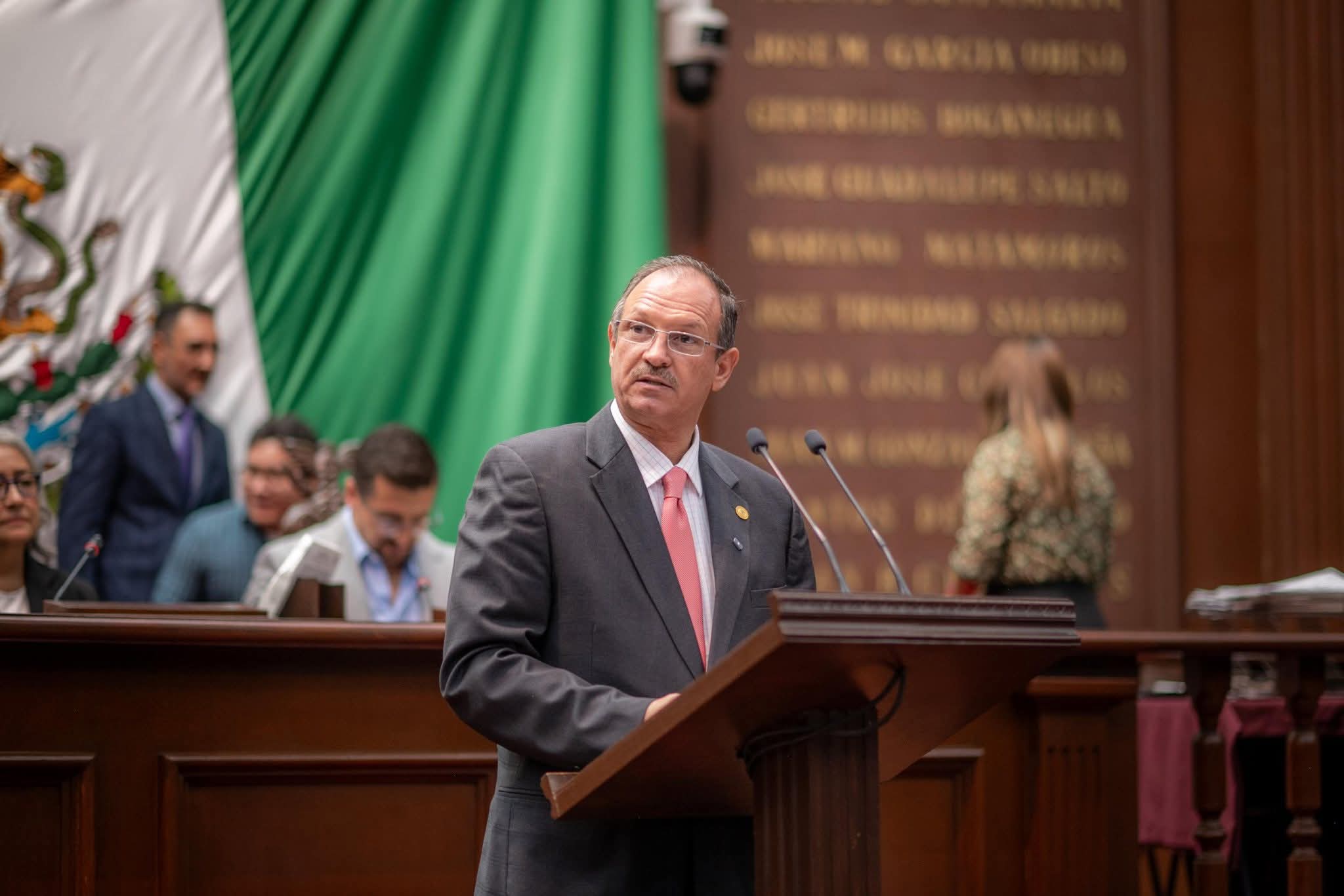 Propone el diputado David Martínez Gowman tipificar delitos informáticos en el Código Penal de Michoacán