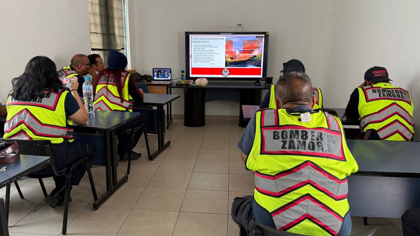 Capacitan a personal de Protección Civil en uso de generadores de imágenes térmicas