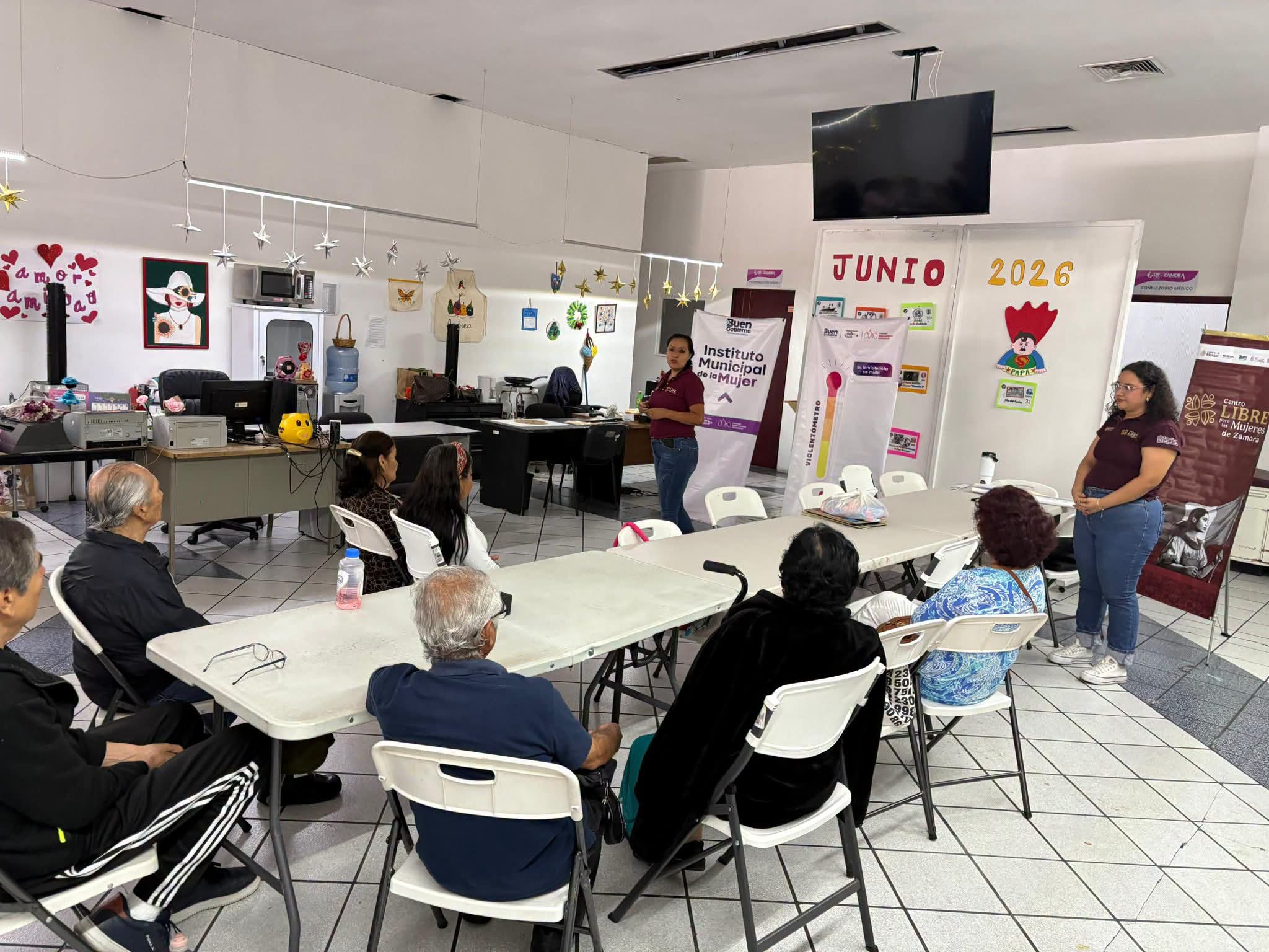 IMM lleva plática sobre tipos y modalidades de violencia a adultos mayores del DIF-Zamora