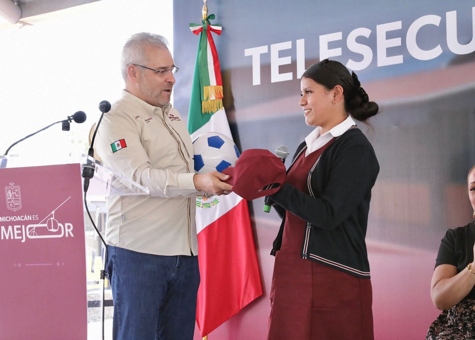 Transforma Michoacán sus escuelas con inversión histórica de 4 mil millones de pesos