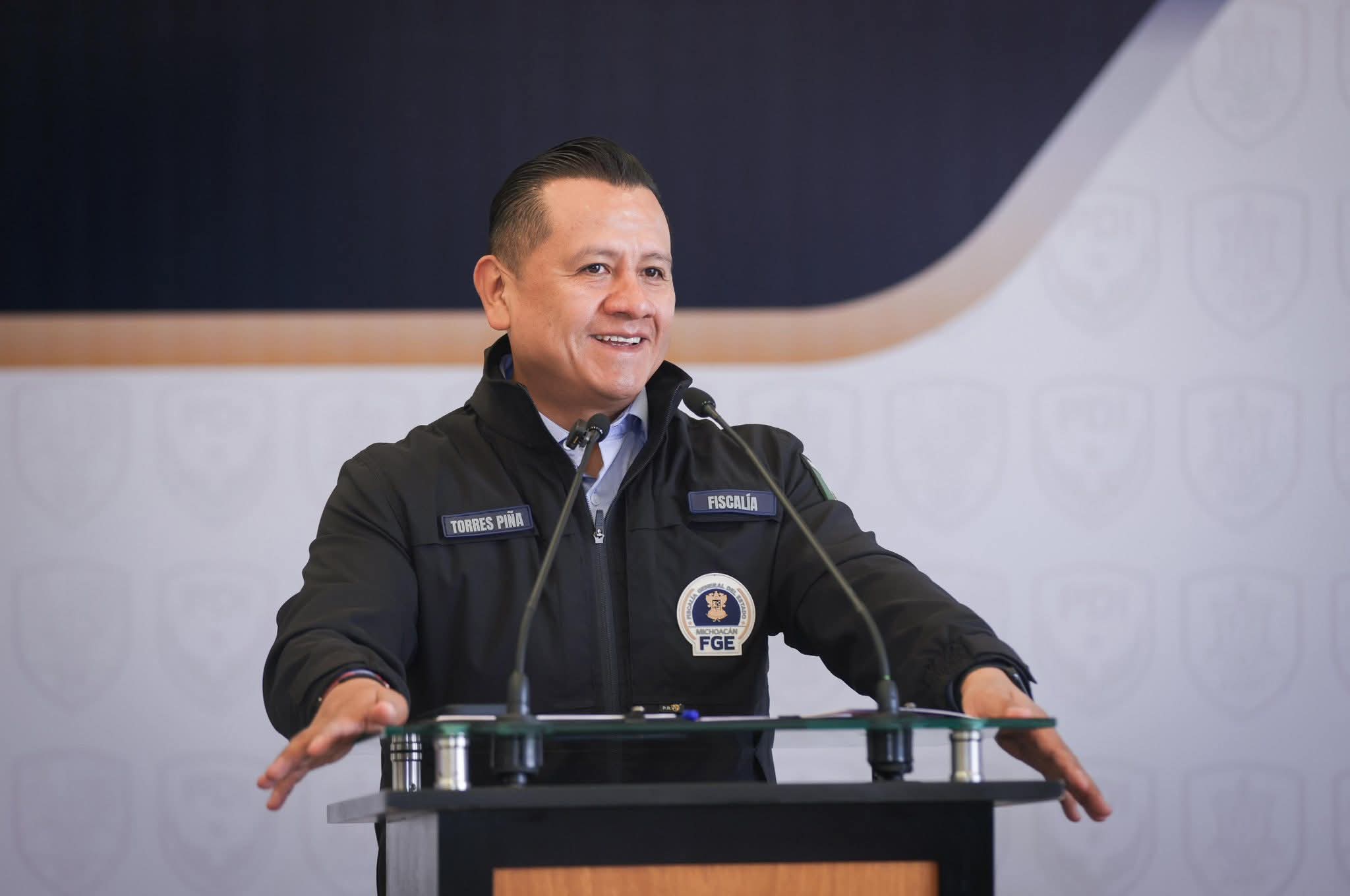 Torres Piña solicita licencia y garantiza continuidad, orden y transparencia en la FGE