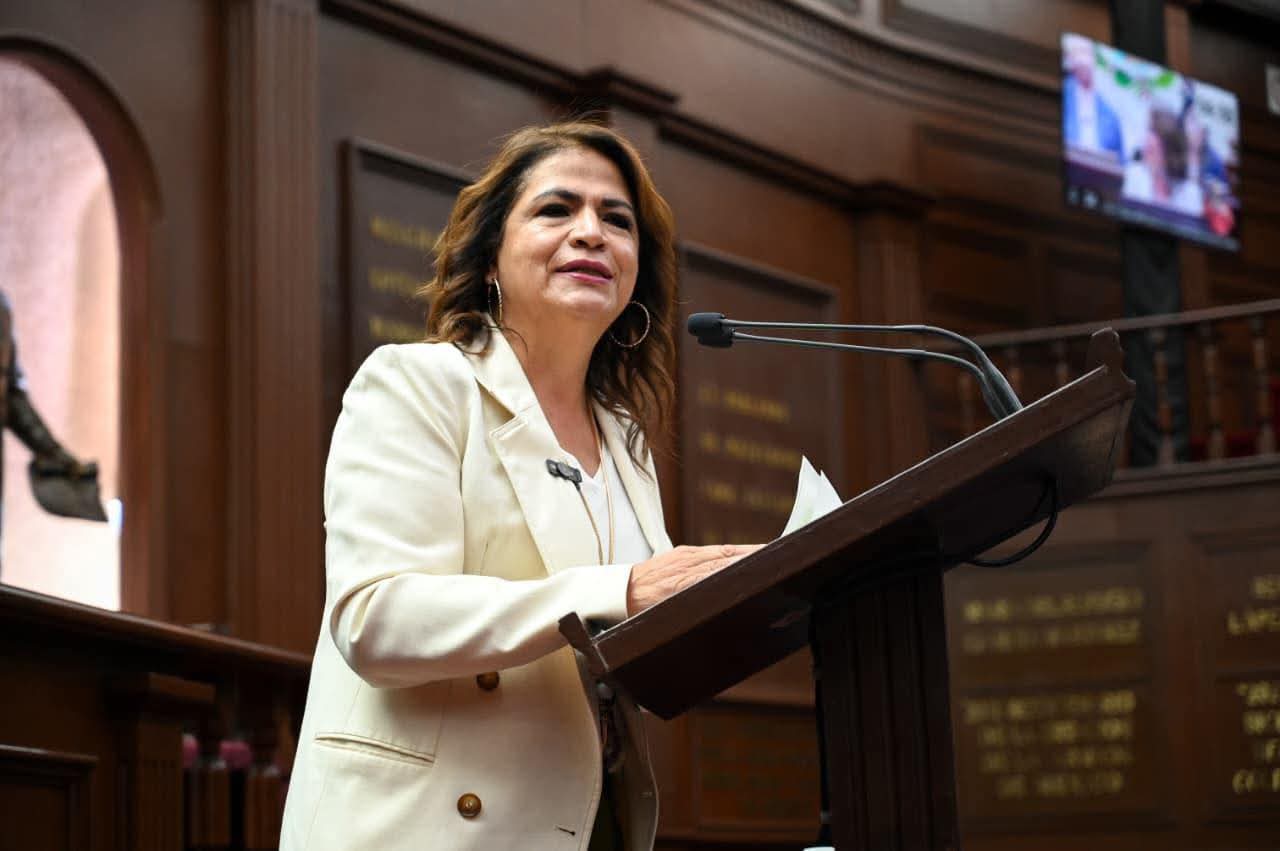 Fabiola Alanís, pide licencia; irá por candidatura a gubernatura