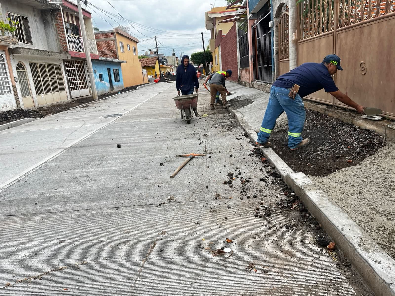 El Buen Gobierno ultima detalles en pavimentación de la calle Hidalgo en Chaparaco