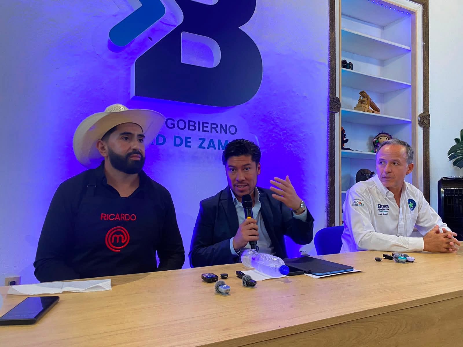 Ricardo Hernández, zamorano y master chef, ofrecerá mole de berries próximo domingo