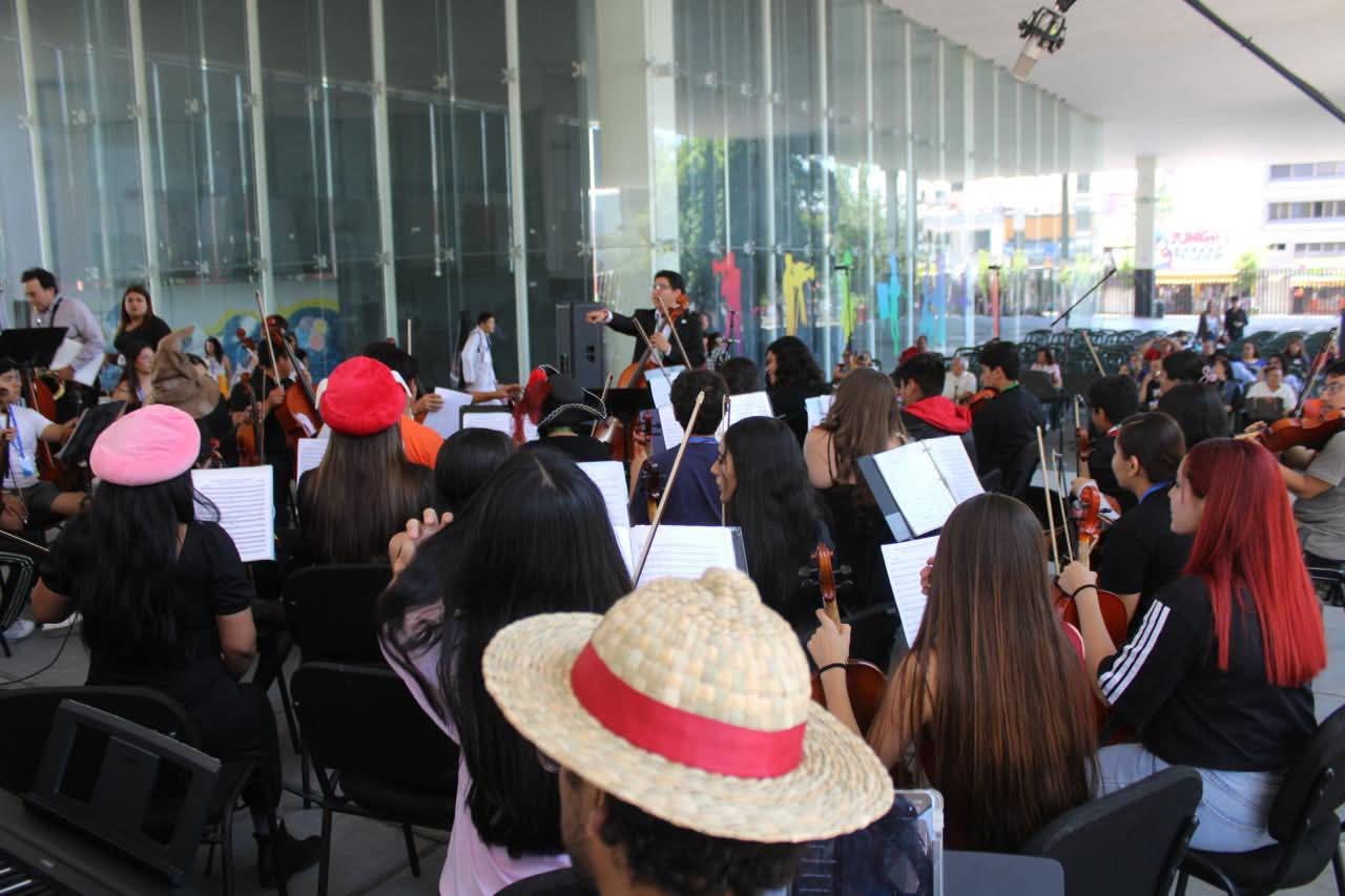 Orquestas y coro comunitario unen su talento en concierto que fortalece la cultura en Zamora