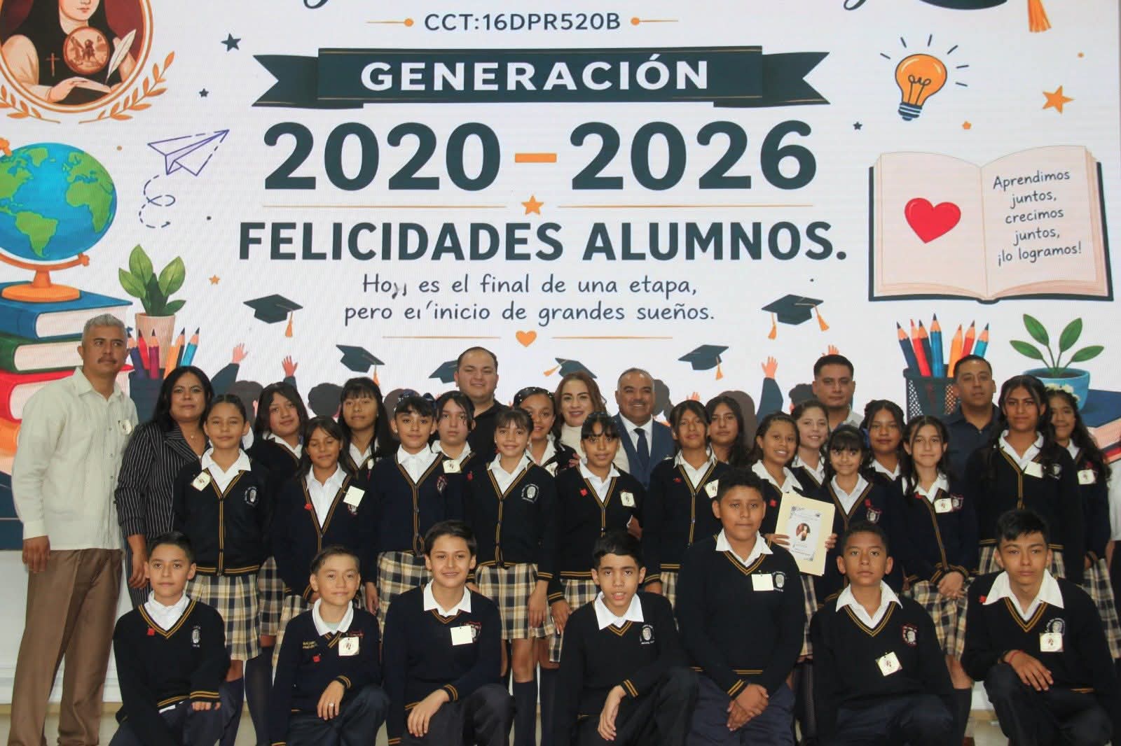 El Presidente Isidoro Mosqueda acudió a la ceremonia de graduación de la escuela “Sor Juana Inés de la Cruz”, evento en que junto con la Sra. Angélica Luna, Presidenta del DIF fueron padrinos de la generación 2020-2026.