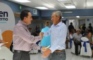 Carlos Soto entregó visas a 50 zamoranos