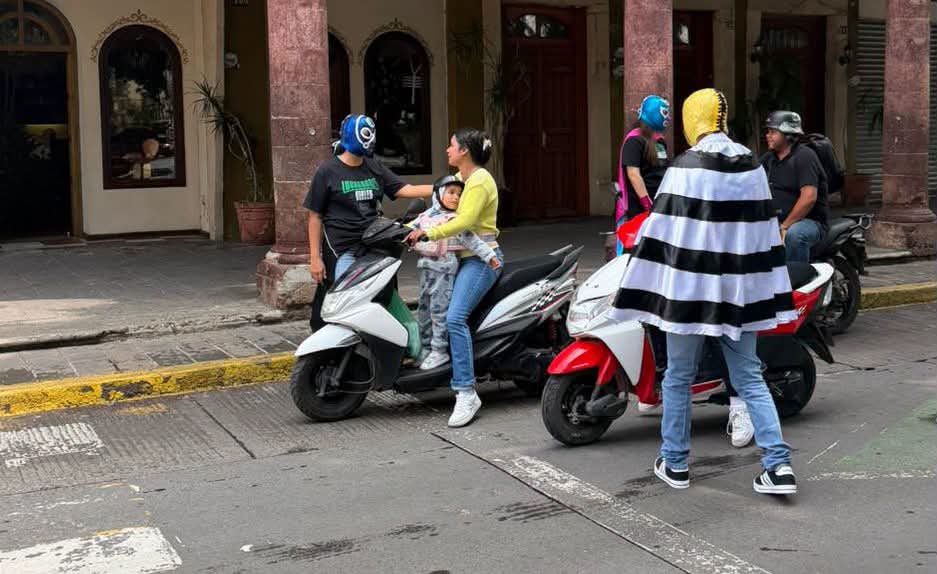 Luchadores Viales salen al ring para promover una movilidad más segura en Zamora