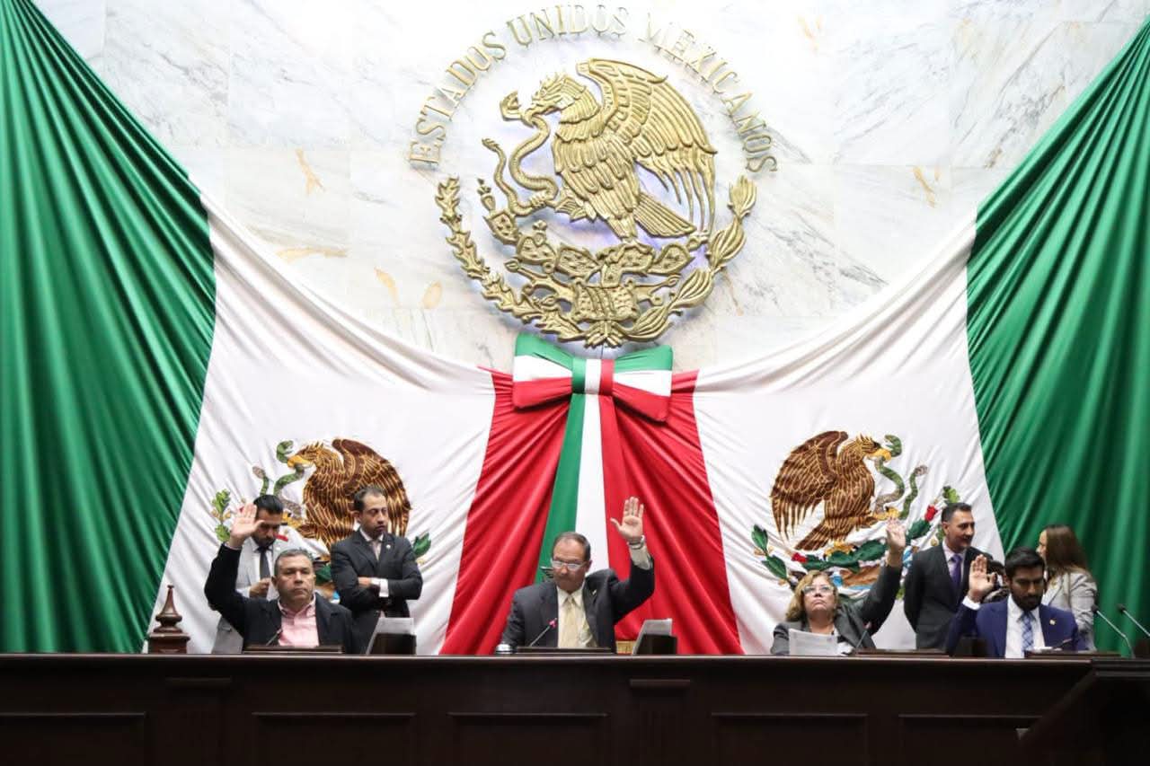 Legisladores aprueban que conductores porten licencias y tarjetas de circulación digitales