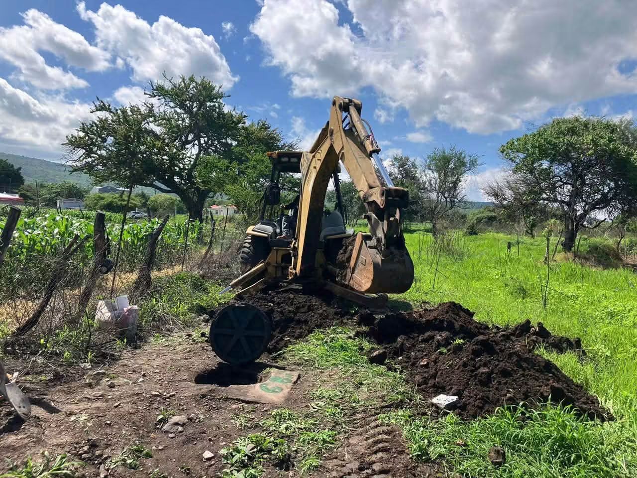 Buen Gobierno construye segunda etapa del drenaje sanitario en la calle Uruguay de Atacheo